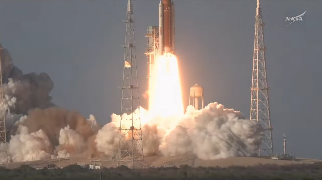 Artemis 2 odštartovala: ľudia sa po vyše 50 rokoch vracajú na cestu k Mesiacu